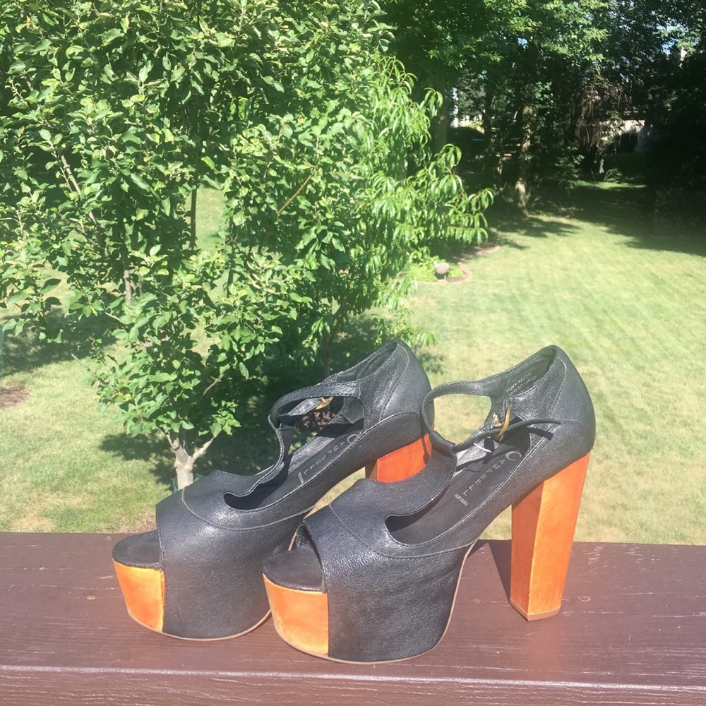 Jeffrey Campbell Size 7M heels